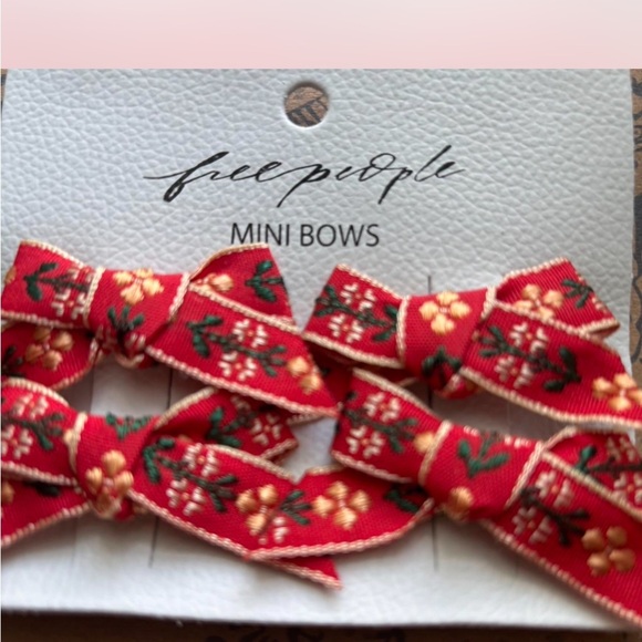 Free People mini bow set NWT - Picture 1 of 2